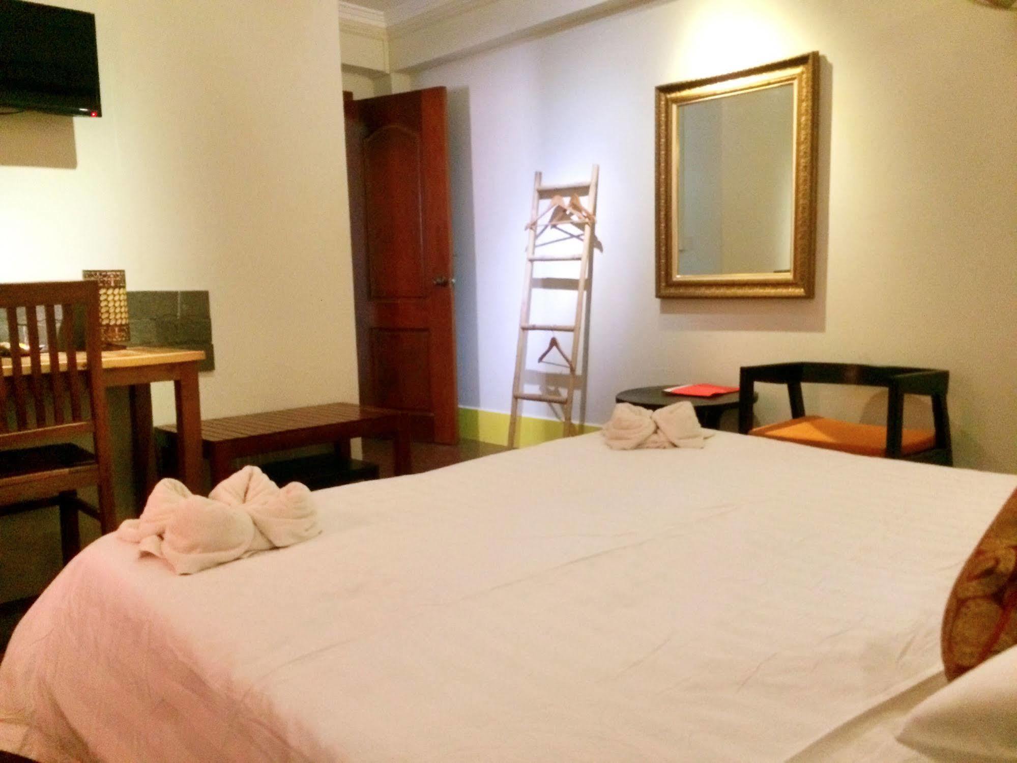 The Cashew Nut Villas Siem Reap Exteriör bild