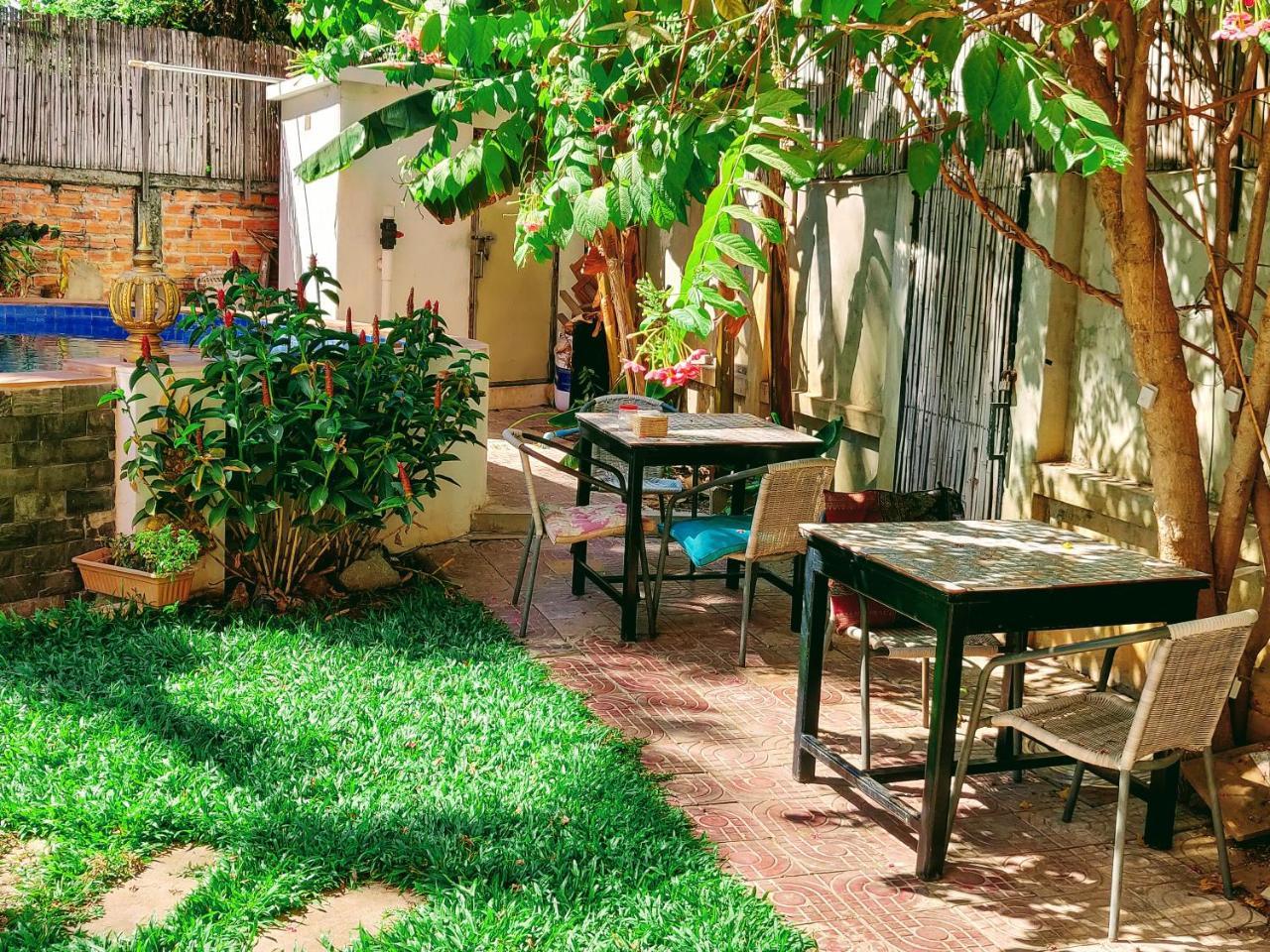 The Cashew Nut Villas Siem Reap Exteriör bild